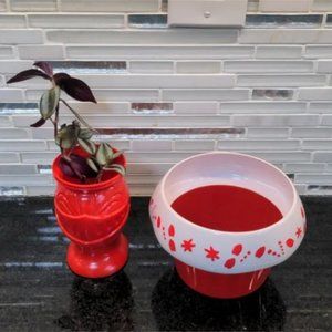 SET OF 2 QUIRKY PLANTERS CUPCAKE KNIGHT'S HEAD MEDIEVAL TIMES CUP RED